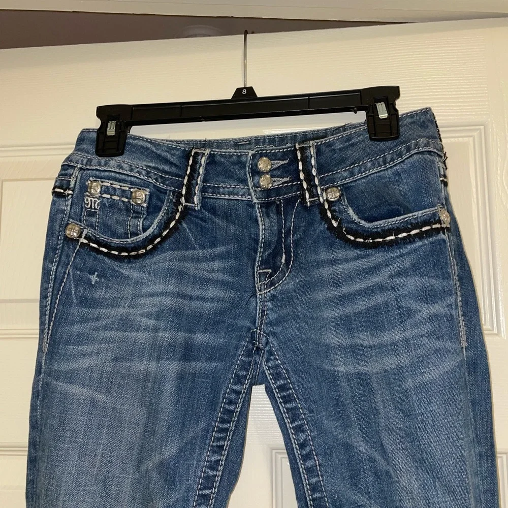 Buckle “Miss Me” Angel Wing Jeans - Picture 5 of 6